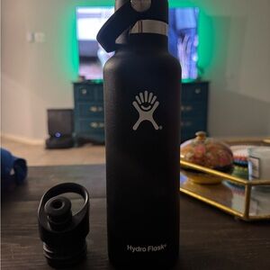 Hydro Flask Black Water Bottle